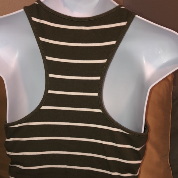 🌺 Tank Top 🌺 - Picture 3 of 6